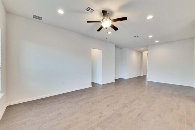 Building Photo - 9937 Comely Bnd