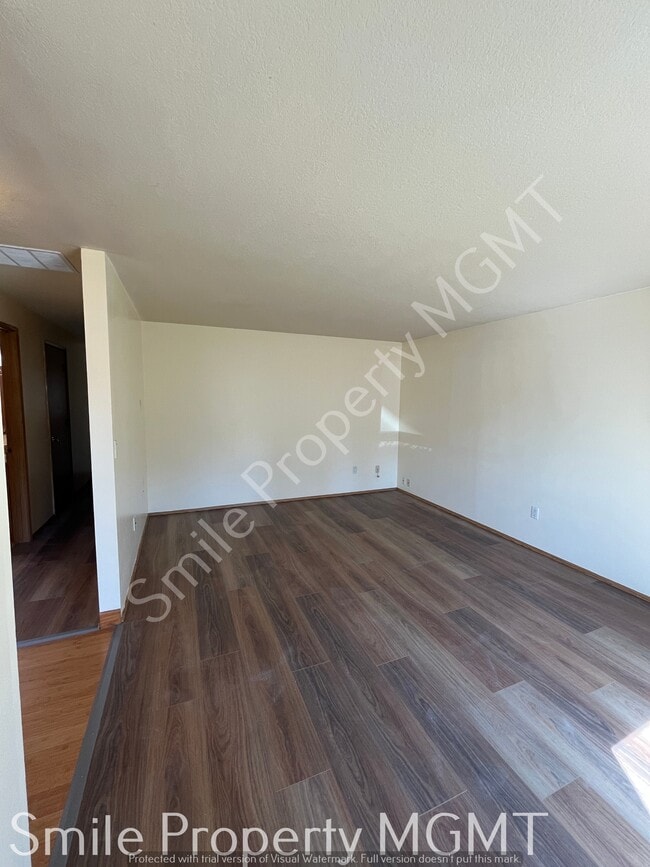 Building Photo - 215 SE 91st Ave