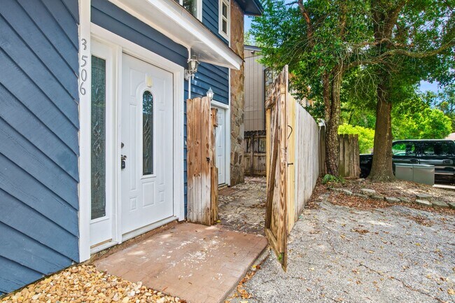 Building Photo - 3506 Parkwood Ave
