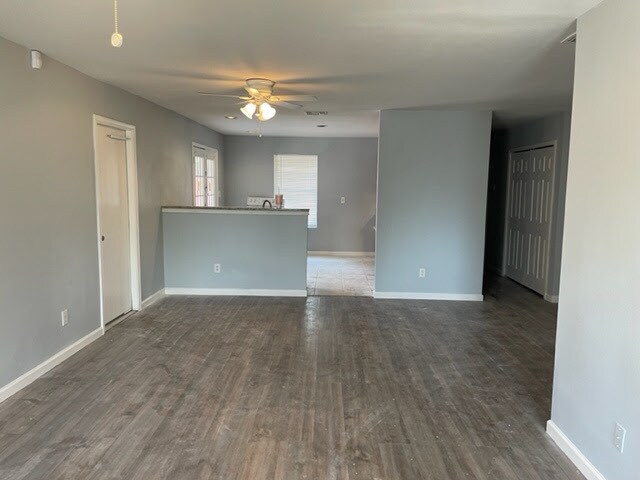 Building Photo - 5815 Castle Lk