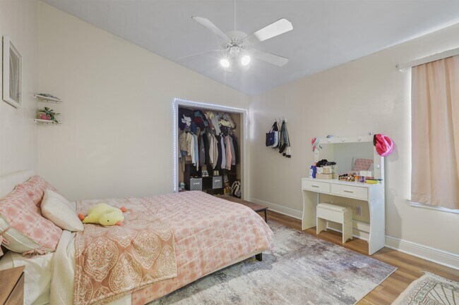Building Photo - 1583 Applewood Way