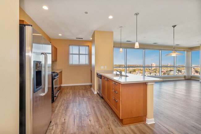 Building Photo - 1522 N Prospect Ave