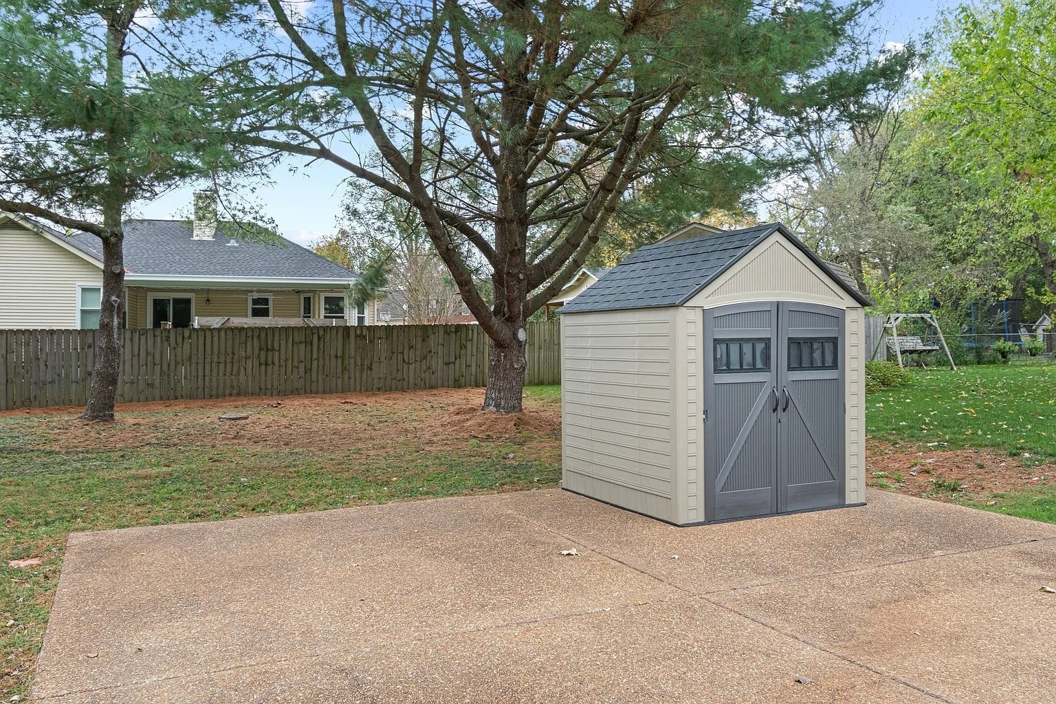 Building Photo - 723 Riverview Dr