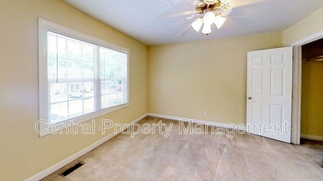 Building Photo - 108 Silverbrook Drive