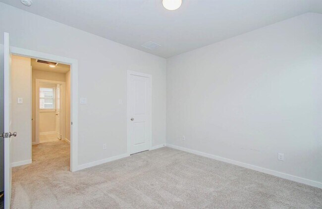 Building Photo - 14910 Mossycup Spur Wy