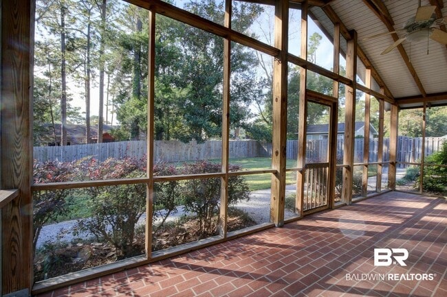Building Photo - 505 Evergreen St
