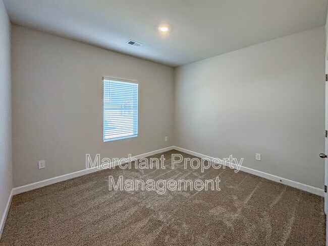 Building Photo - 760 Penfold Pt