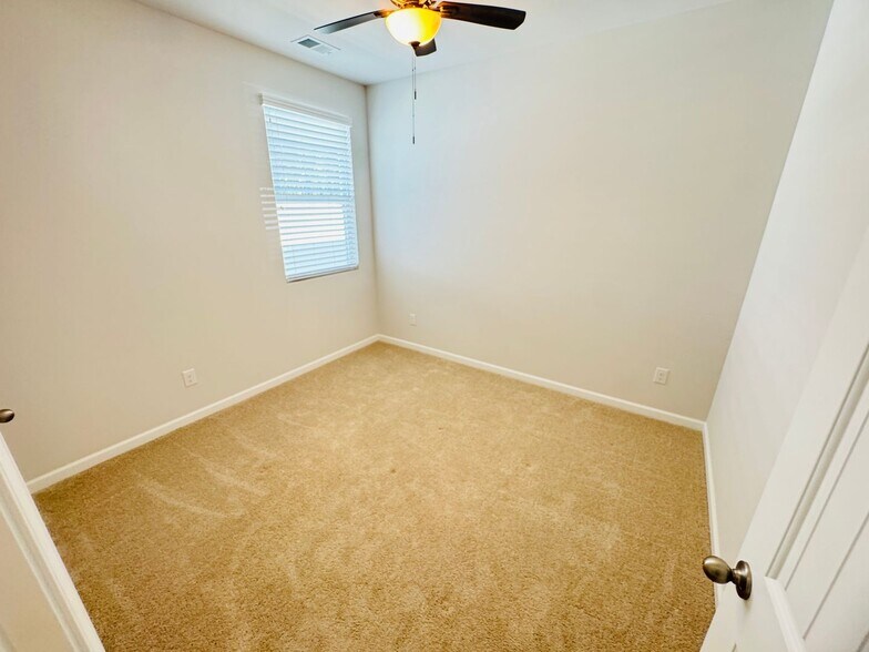 Building Photo - 874 Long Leaf Rd