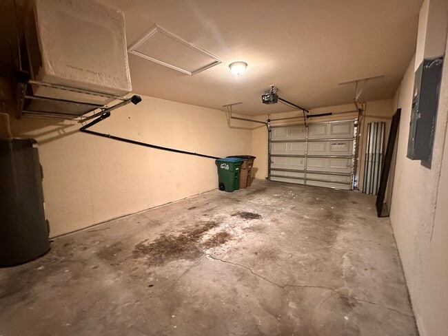 Building Photo - 1405 SE 10th Terrace