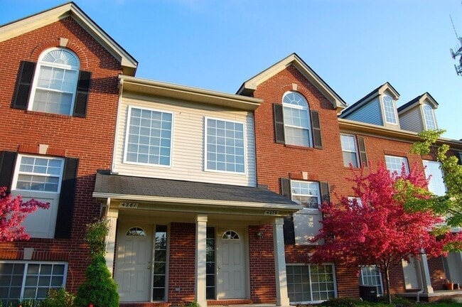 Building Photo - 3 Bed  Bath