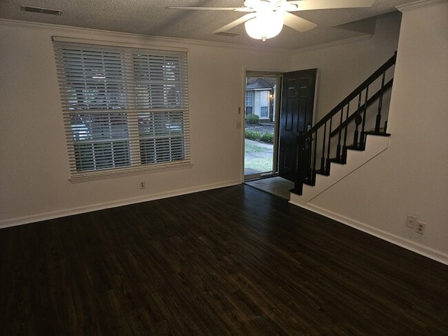 Building Photo - 117 McMurray Cir