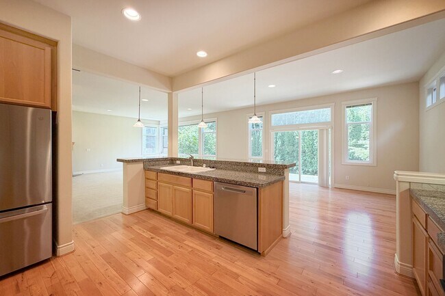 Building Photo - 3Bd/2.5Ba Redmond Home