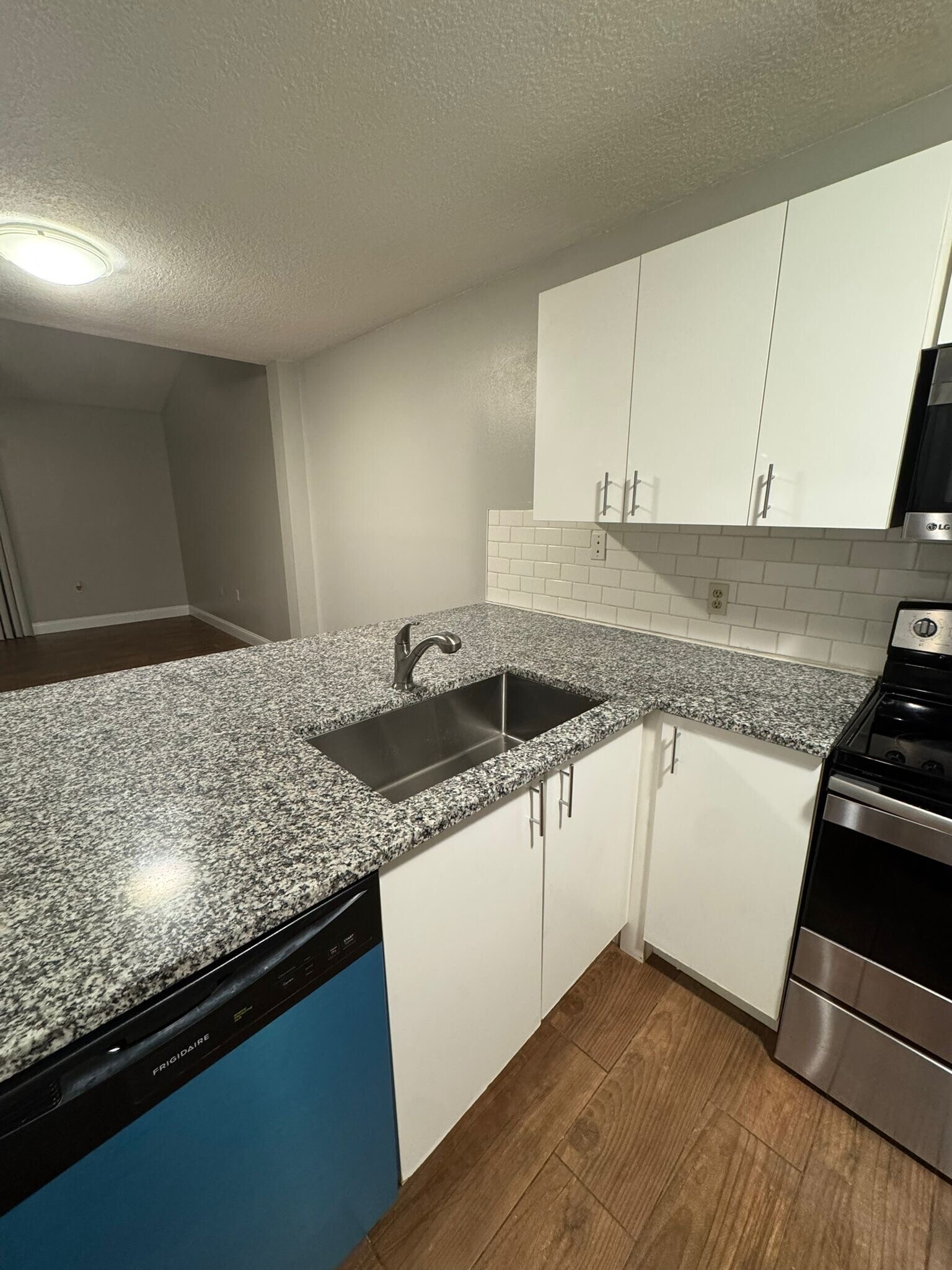 Building Photo - 5082 Ernst Ct