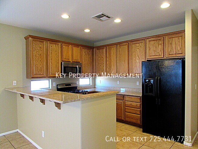 Building Photo - 692 Sumatra Pl