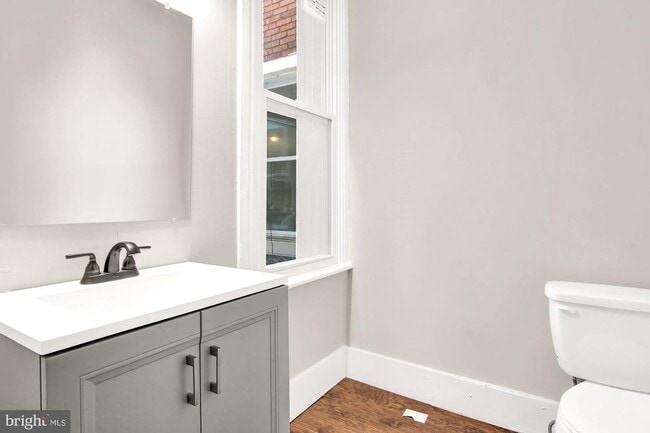 Building Photo - 5 Bedroom in Uptown Hbg - Section 8 accepted.