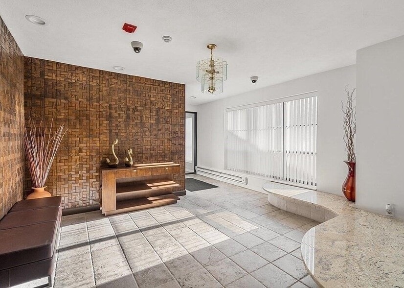 Building Photo - 405 Langley Rd