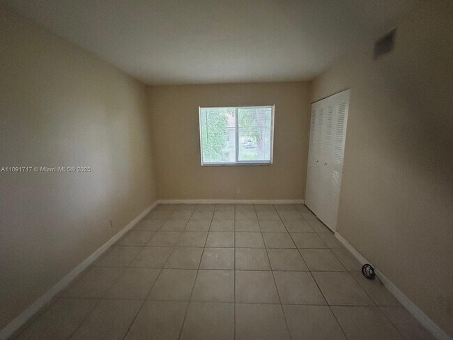 Building Photo - 301 Gardens Dr