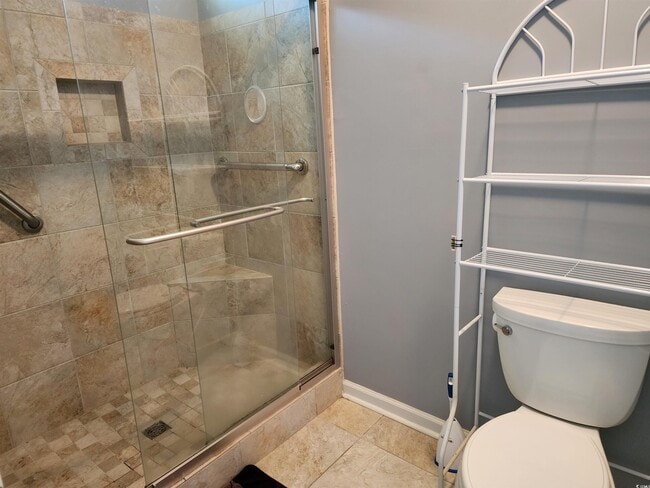 Building Photo - 2360 Clandon Dr