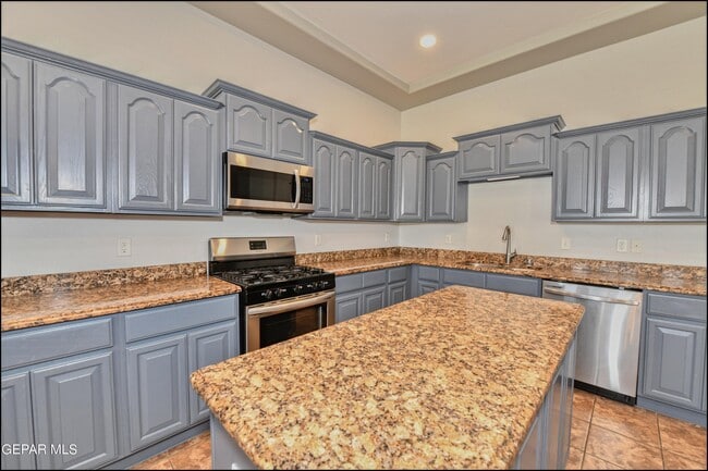 Building Photo - 11651 Dos Palmas Dr