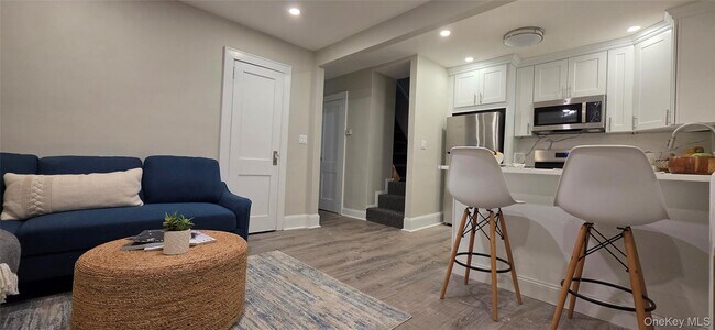 Building Photo - 248-11 89th Ave