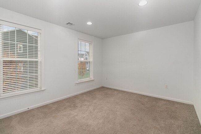 Building Photo - 66 Avery Wy