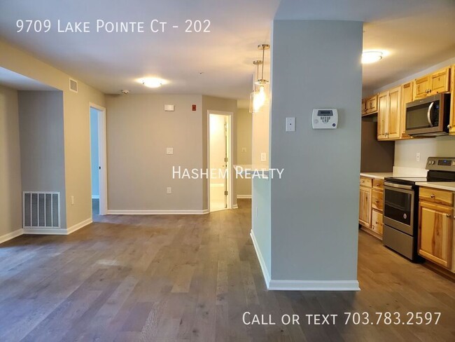 Building Photo - Modern & Completely Renovated 2 Bedroom 2 ...