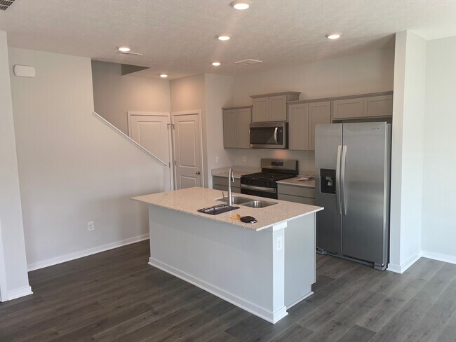 Building Photo - 6375 Marinelli Dr N