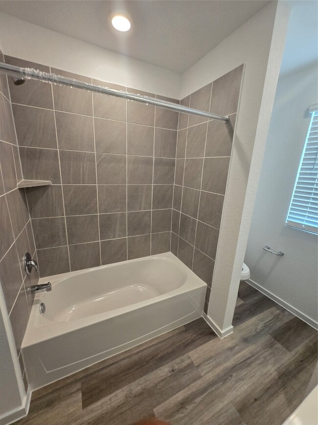 Building Photo - 939 Moon Drop Ln