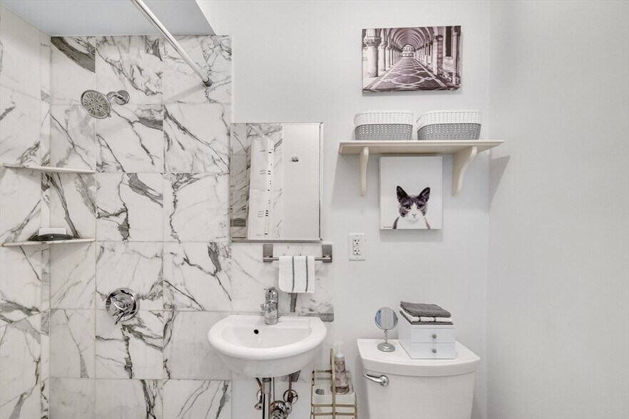 Building Photo - 295 Commonwealth Ave