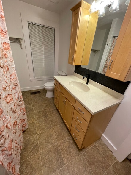 Building Photo - 18 Salmon Falls Rd