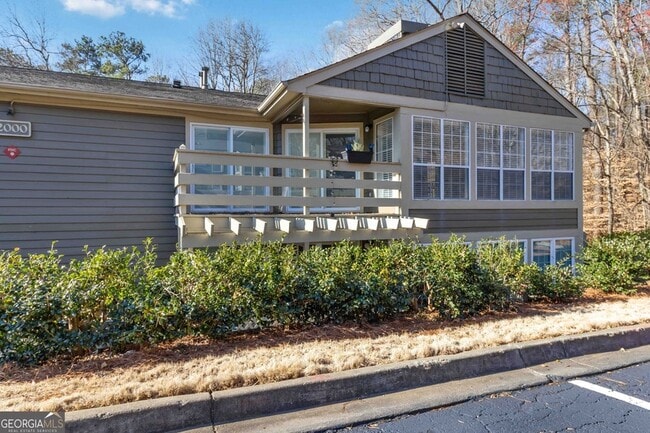 Building Photo - 2006 Riverview Dr