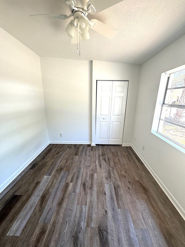 Building Photo - Spacious 4-Bed/2-Bath Home for Rent in Bra...