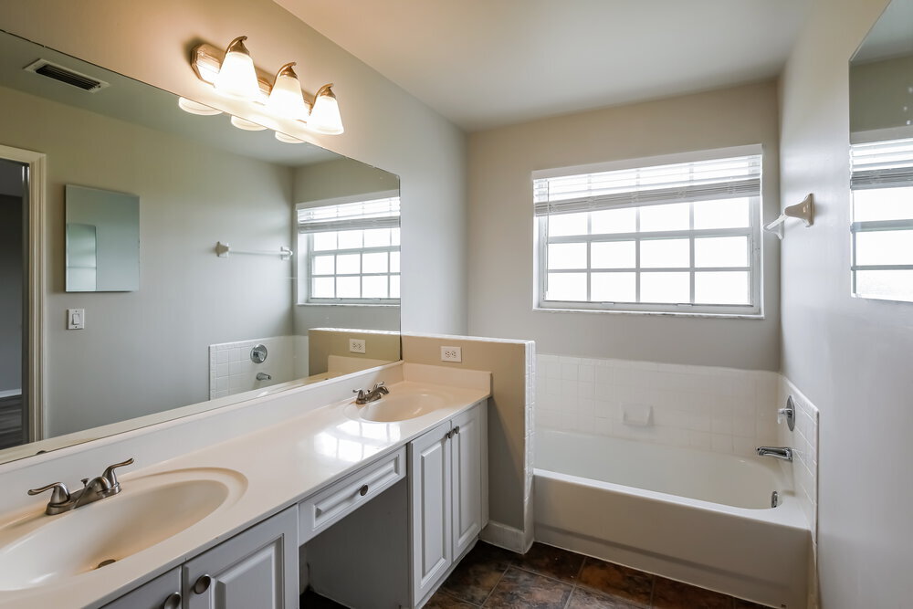 Building Photo - 3370 NW 78th Ave