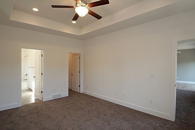 Building Photo - Easy access to Iowa City and beyond