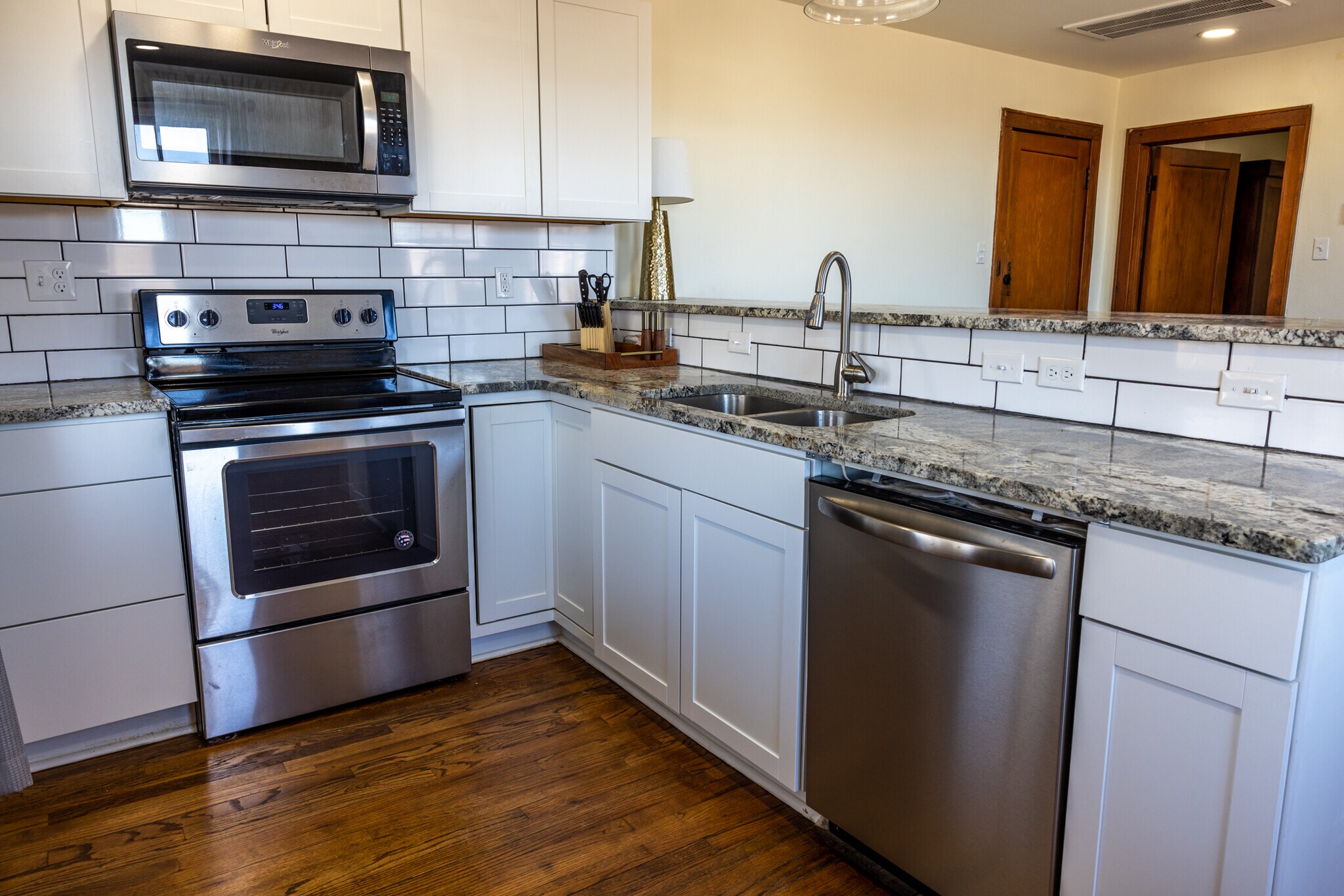 Building Photo - 908 Honor Heights Dr