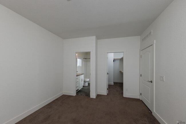 Building Photo - 10424 Mohave Trail
