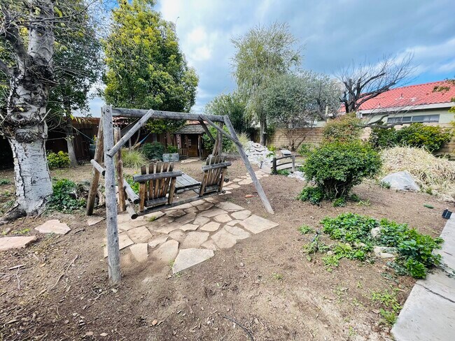 Building Photo - 29613 Via Sonroseo