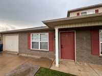 Building Photo - 3401 SW Landau Ct