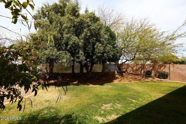 Building Photo - 15626 N 13th Ave