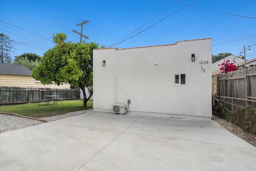 Building Photo - 1222 Aldine Ct