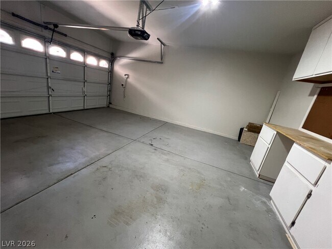 Building Photo - 9460 Glendora Valley St