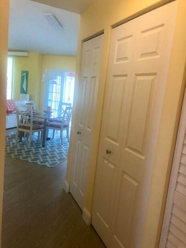 Building Photo - 4330 Pinebrook Cir