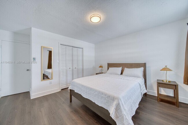 Building Photo - 2741 SW 67th Ave