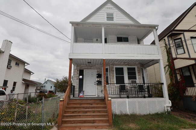 Primary Photo - 268 N Pennsylvania Ave