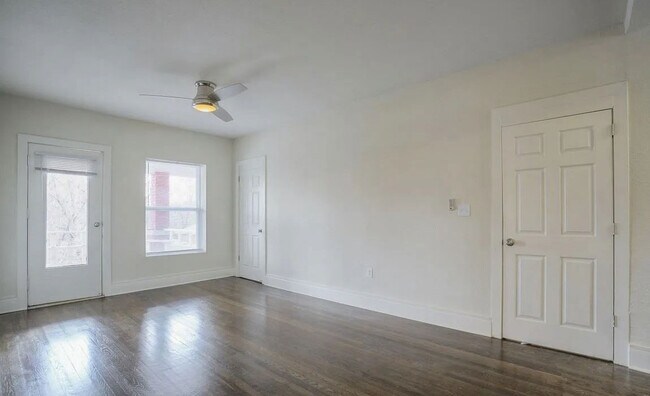 Building Photo - 716 Gladstone Ave
