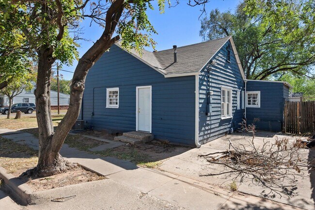 Building Photo - 2402 Avenue U