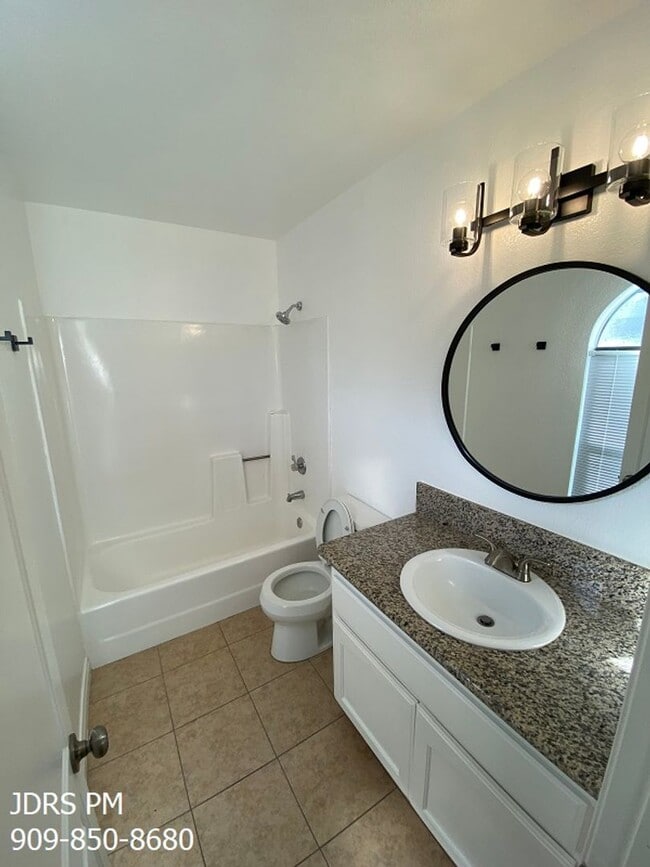 Building Photo - Monrovia 2 Bedroom Townhouse