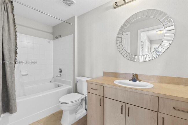 Building Photo - 533 NE 3rd Ave