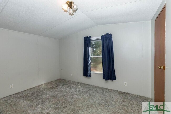 Building Photo - 296 Moore Rd