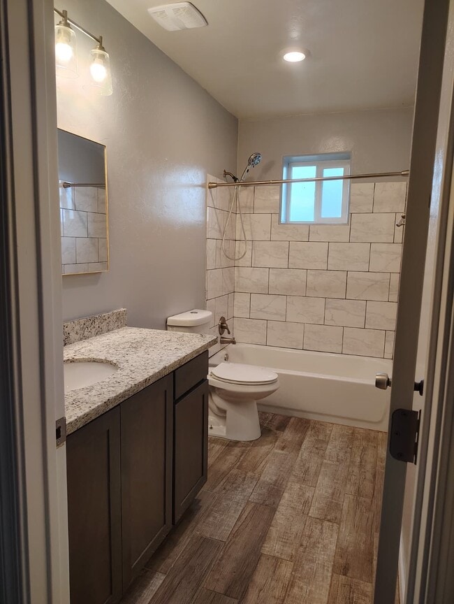 Building Photo - 73 Ver Patria